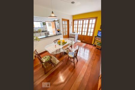 Casa à venda com 200m², 3 quartos e 2 vagas