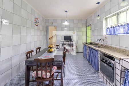 Casa para alugar com 200m², 3 quartos e 2 vagas Casa para alugar com 200m², 3 quartos e 2 vagasCozinha