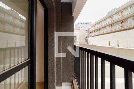 Studio à venda com 28m², 1 quarto e sem vaga Studio à venda com 28m², 1 quarto e sem vagaVaranda