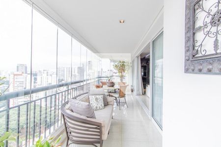 Apartamento à venda com 3 quartos, 216m² em Jardim Vila Mariana, São Paulo