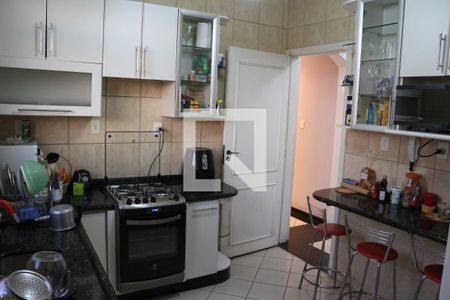 Apartamento à venda com 117m², 3 quartos e 2 vagasCozinha