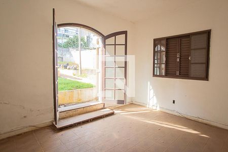 Casa à venda com 280m², 1 quarto e 4 vagas