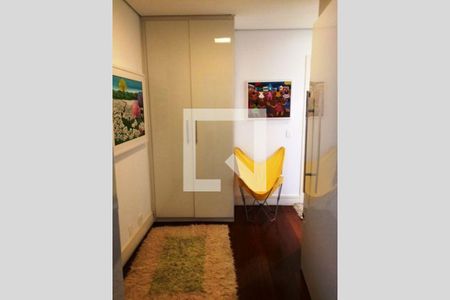 Casa à venda com 3 quartos, 450m² em Vila Romana, São Paulo