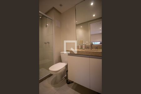 Apartamento à venda com 140m², 2 quartos e 2 vagas Apartamento à venda com 140m², 2 quartos e 2 vagasBanheiro da Suíte