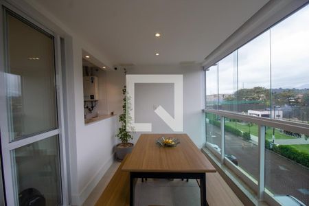 Apartamento à venda com 140m², 2 quartos e 2 vagas Apartamento à venda com 140m², 2 quartos e 2 vagasVaranda