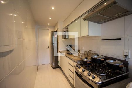 Apartamento à venda com 140m², 2 quartos e 2 vagas Apartamento à venda com 140m², 2 quartos e 2 vagasCozinha e Área de Serviço