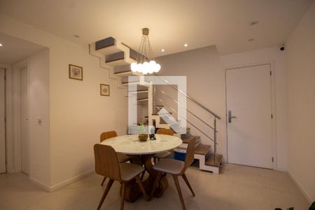 Apartamento à venda com 140m², 2 quartos e 2 vagas Apartamento à venda com 140m², 2 quartos e 2 vagasSala