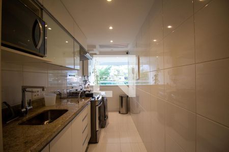 Apartamento à venda com 140m², 2 quartos e 2 vagas Apartamento à venda com 140m², 2 quartos e 2 vagasCozinha e Área de Serviço