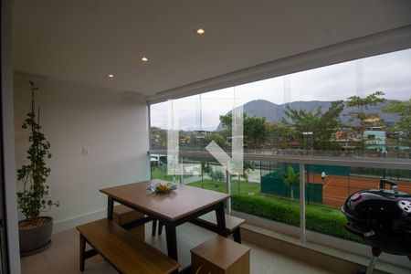 Apartamento à venda com 140m², 2 quartos e 2 vagas Apartamento à venda com 140m², 2 quartos e 2 vagasVaranda