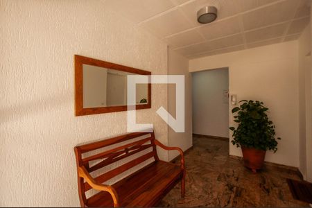 Hall de entrada de apartamento para alugar com 2 quartos, 66m² em Pinheiros, São Paulo