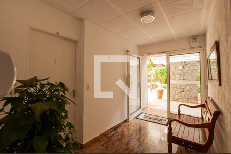Hall de entrada de apartamento para alugar com 2 quartos, 66m² em Pinheiros, São Paulo