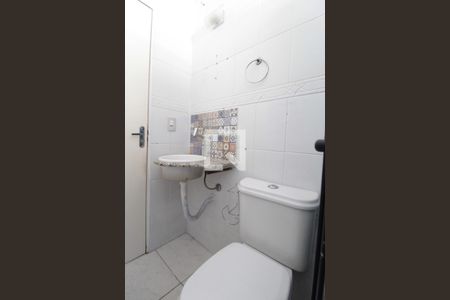 Casa de condomínio à venda com 47m², 2 quartos e sem vagaBanheiro