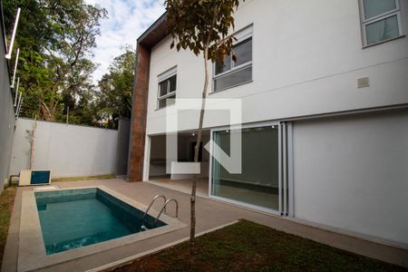 Casa à venda com 416m², 3 quartos e 2 vagasPiscina