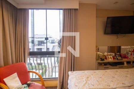 Apartamento à venda com 205m², 4 quartos e 2 vagas Apartamento à venda com 205m², 4 quartos e 2 vagasSuíte