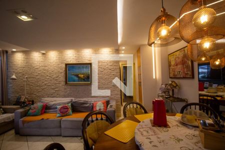 Apartamento à venda com 205m², 4 quartos e 2 vagas Apartamento à venda com 205m², 4 quartos e 2 vagasSala