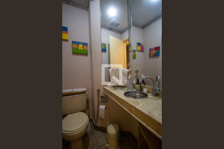 Apartamento à venda com 205m², 4 quartos e 2 vagas Apartamento à venda com 205m², 4 quartos e 2 vagasLavabo