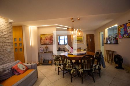 Apartamento à venda com 205m², 4 quartos e 2 vagas Apartamento à venda com 205m², 4 quartos e 2 vagasSala