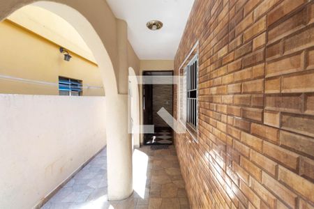 Casa para alugar com 100m², 3 quartos e 1 vagaCorredor