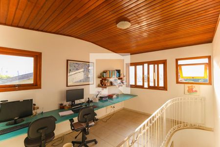 Casa à venda com 302m², 6 quartos e 3 vagasEscritório