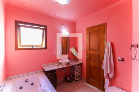 Casa à venda com 302m², 6 quartos e 3 vagasBanheiro do Quarto 1