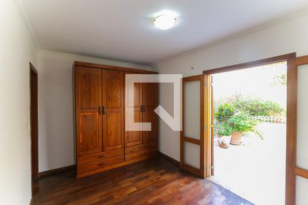 Casa à venda com 302m², 6 quartos e 3 vagasQuarto 4