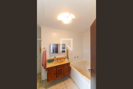 Casa à venda com 302m², 6 quartos e 3 vagasBanheiro do Quarto 6