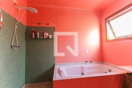 Casa à venda com 302m², 6 quartos e 3 vagasBanheiro do Quarto 1