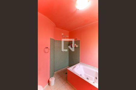 Casa à venda com 302m², 6 quartos e 3 vagasBanheiro do Quarto 1