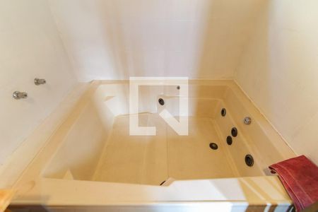 Casa à venda com 302m², 6 quartos e 3 vagasBanheiro do Quarto 6