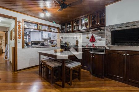 Casa à venda com 210m², 3 quartos e 2 vagas Casa à venda com 210m², 3 quartos e 2 vagasEspaço Gourmet