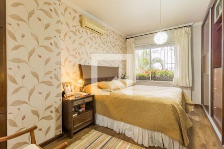 Dormitório de casa à venda com 3 quartos, 210m² em Jardim Sabará, Porto Alegre