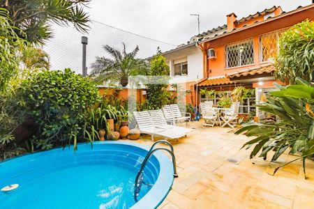 Casa à venda com 210m², 3 quartos e 2 vagas Casa à venda com 210m², 3 quartos e 2 vagasQuintal