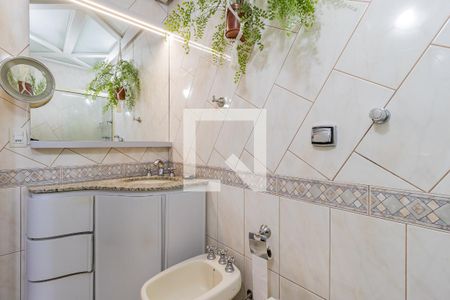 Casa à venda com 210m², 3 quartos e 2 vagas Casa à venda com 210m², 3 quartos e 2 vagasBanheiro da Suite