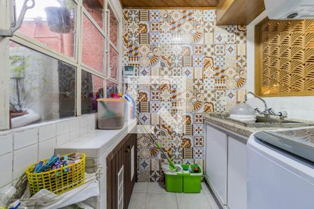 Casa à venda com 210m², 3 quartos e 2 vagas Casa à venda com 210m², 3 quartos e 2 vagasArea de Serviço