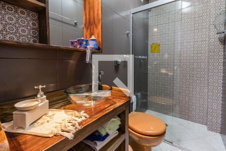 Casa à venda com 210m², 3 quartos e 2 vagas Casa à venda com 210m², 3 quartos e 2 vagasBanheiro Social