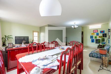 Casa à venda com 300m², 3 quartos e 3 vagas