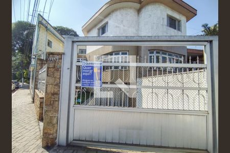 Casa para alugar com 250m², 3 quartos e 5 vagasFachada