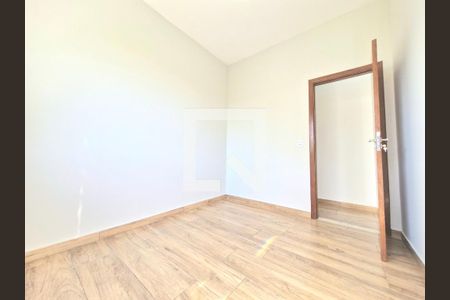 Casa à venda com 140m², 3 quartos e 2 vagas Casa à venda com 140m², 3 quartos e 2 vagasSuíte