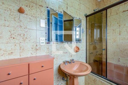 Casa à venda com 240m², 3 quartos e 4 vagas