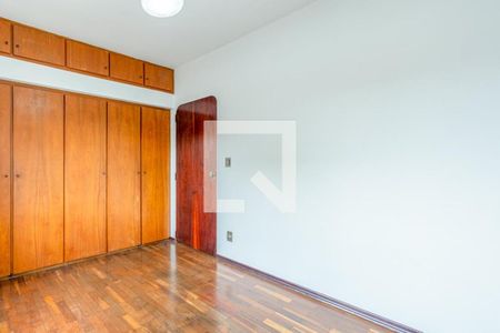 Casa à venda com 240m², 3 quartos e 4 vagas