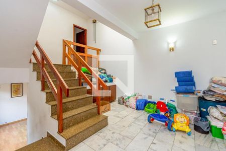 Casa à venda com 240m², 3 quartos e 4 vagas