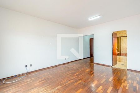 Casa à venda com 240m², 3 quartos e 4 vagas