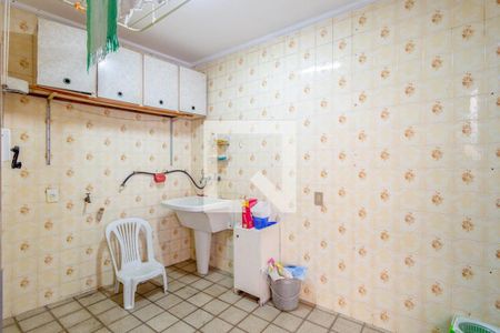 Casa à venda com 240m², 3 quartos e 4 vagas