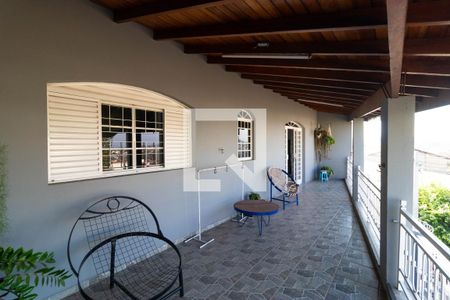 Casa à venda com 482m², 3 quartos e 4 vagas Casa à venda com 482m², 3 quartos e 4 vagasVaranda da Salas