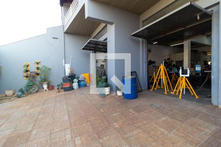 Casa à venda com 482m², 3 quartos e 4 vagas Casa à venda com 482m², 3 quartos e 4 vagasGaragem