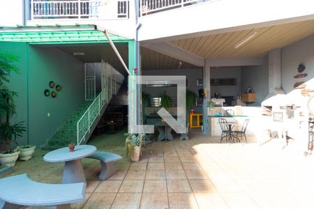 Casa à venda com 482m², 3 quartos e 4 vagas Casa à venda com 482m², 3 quartos e 4 vagasQuintal