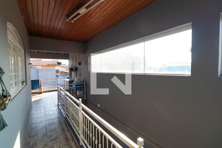 Casa à venda com 482m², 3 quartos e 4 vagas Casa à venda com 482m², 3 quartos e 4 vagasVaranda