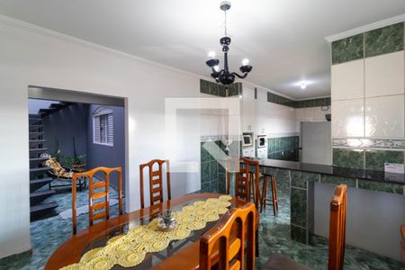 Casa à venda com 482m², 3 quartos e 4 vagas Casa à venda com 482m², 3 quartos e 4 vagasSala de Jantar