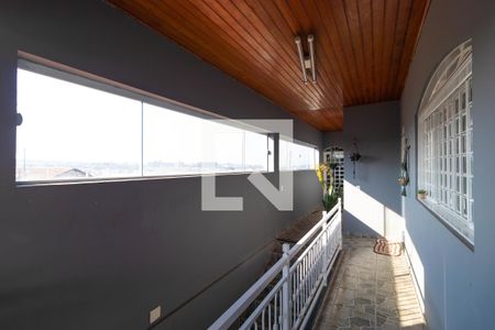 Casa à venda com 482m², 3 quartos e 4 vagas Casa à venda com 482m², 3 quartos e 4 vagasVaranda