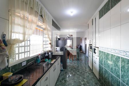 Casa à venda com 482m², 3 quartos e 4 vagas Casa à venda com 482m², 3 quartos e 4 vagasCozinha